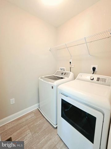 301 W HAMLIN AVE, Telford, PA 18969