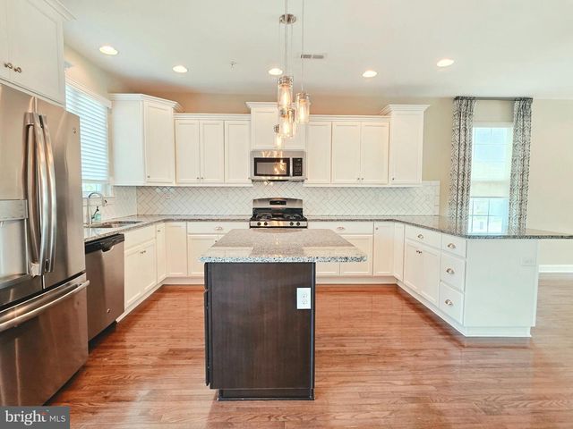 301 W HAMLIN AVE, Telford, PA 18969