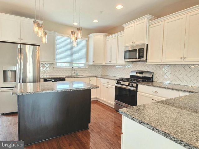 301 W HAMLIN AVE, Telford, PA 18969