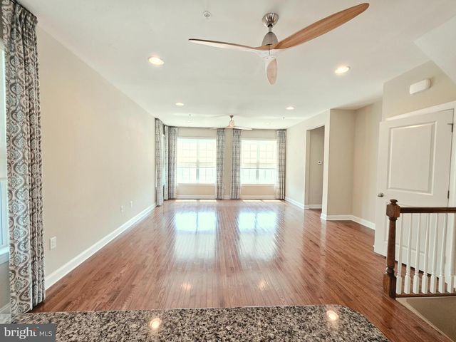 301 W HAMLIN AVE, Telford, PA 18969