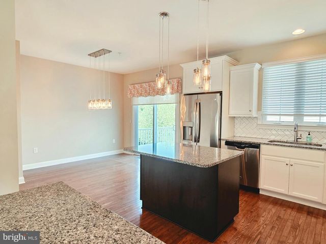 301 W HAMLIN AVE, Telford, PA 18969