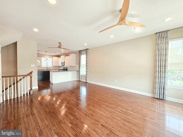 301 W HAMLIN AVE, Telford, PA 18969