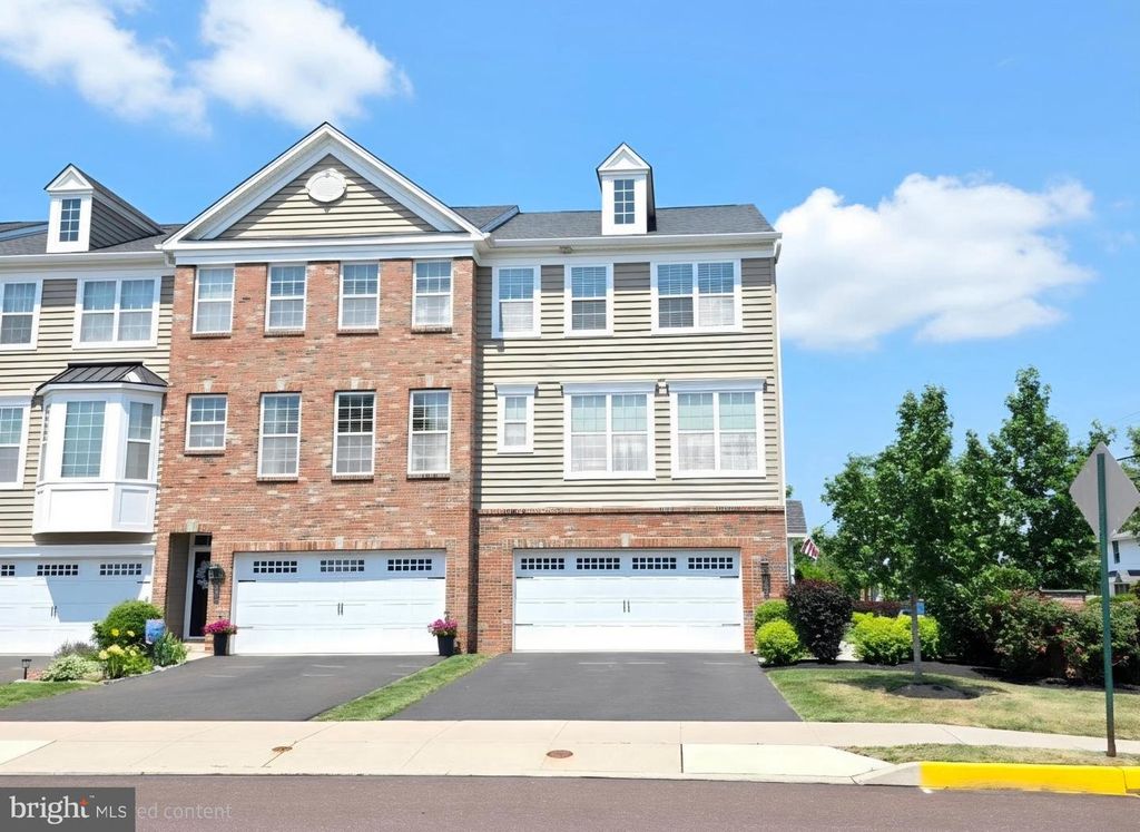 301 W HAMLIN AVE, Telford, PA 18969