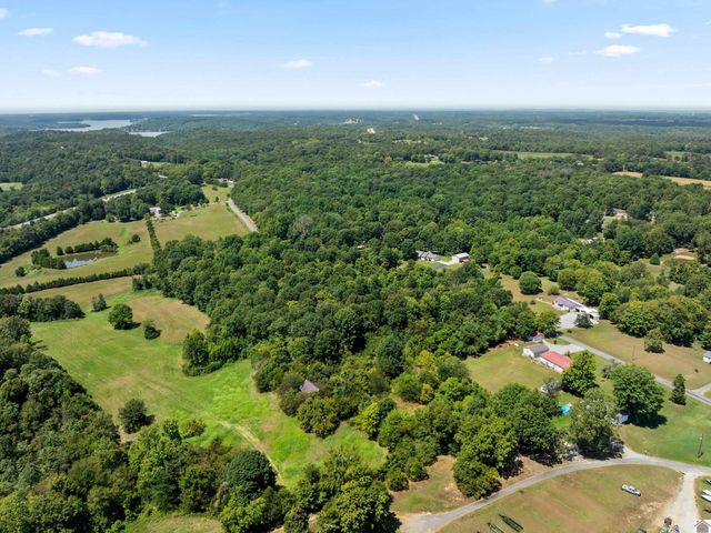 2800 Friendship Road, Eddyville, KY 42038