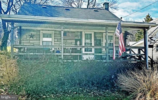 527 BAUMGARDNER RD, Willow Street, PA 17584