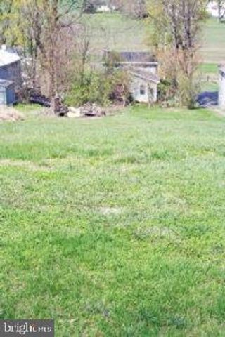527 BAUMGARDNER RD, Willow Street, PA 17584