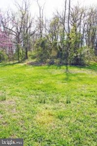527 BAUMGARDNER RD, Willow Street, PA 17584