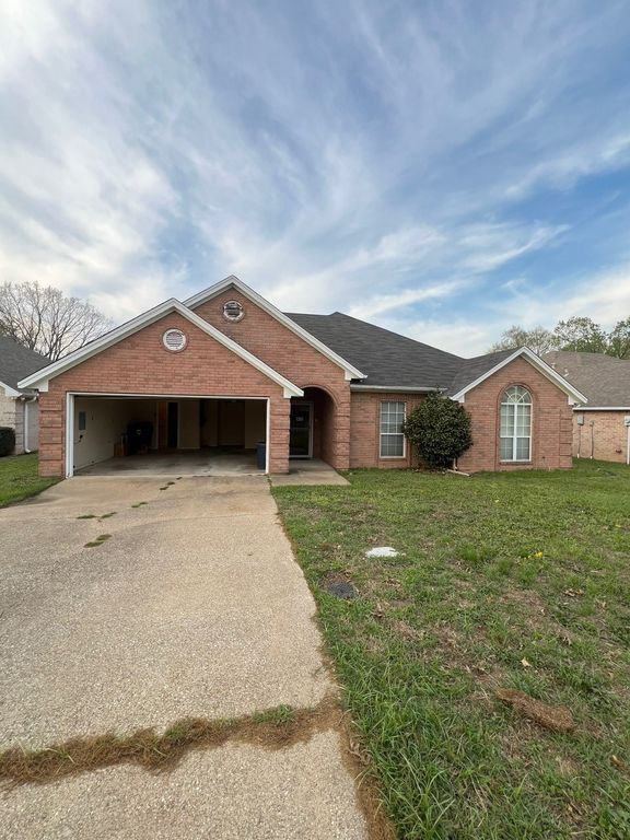3236 Lexington Drive, Tyler, TX 75701