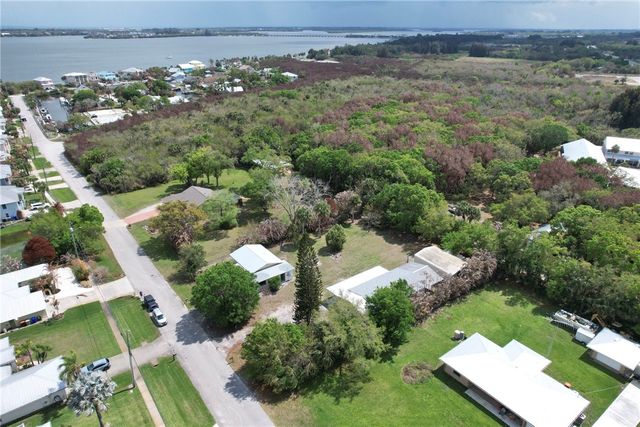 5519 95th Street, Sebastian, FL 32958