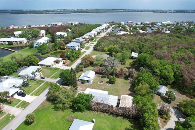 5519 95th Street, Sebastian, FL 32958