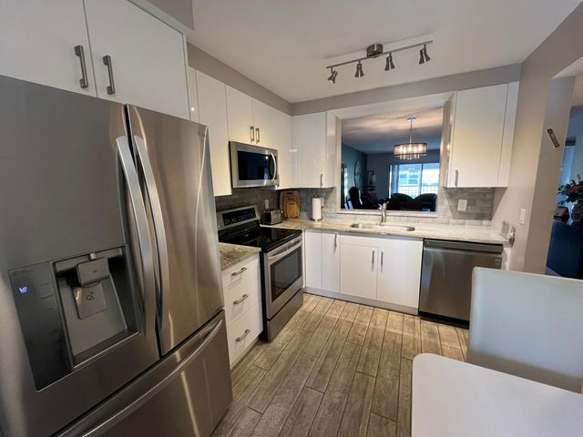 7340 Amberly Lane 205, Delray Beach, FL 33446