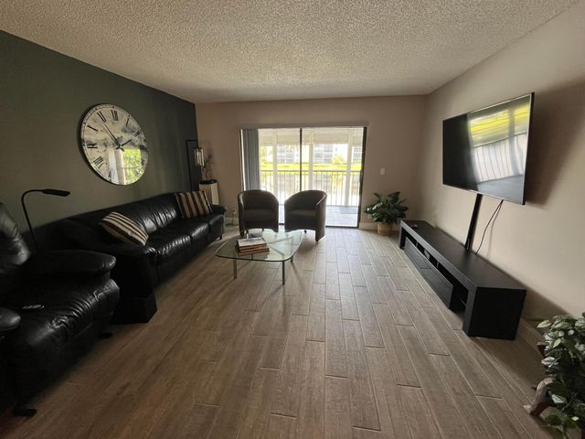 7340 Amberly Lane 205, Delray Beach, FL 33446