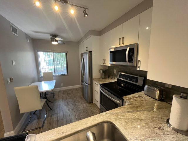 7340 Amberly Lane 205, Delray Beach, FL 33446