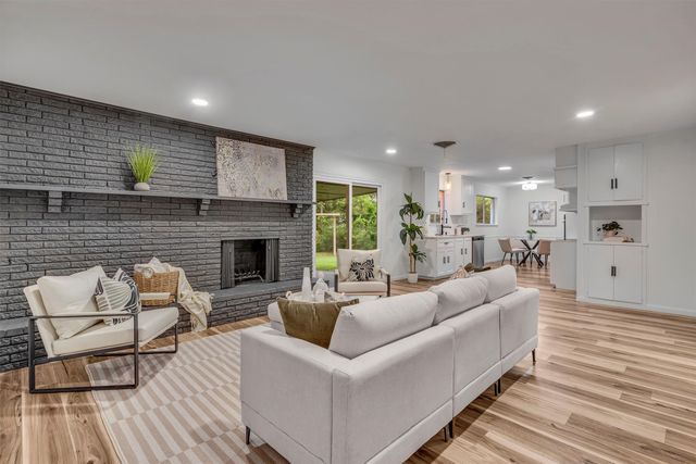 5229 Cockrell Avenue, Fort Worth, TX 76133