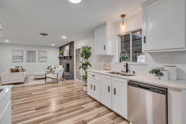 5229 Cockrell Avenue, Fort Worth, TX 76133