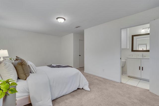 5229 Cockrell Avenue, Fort Worth, TX 76133