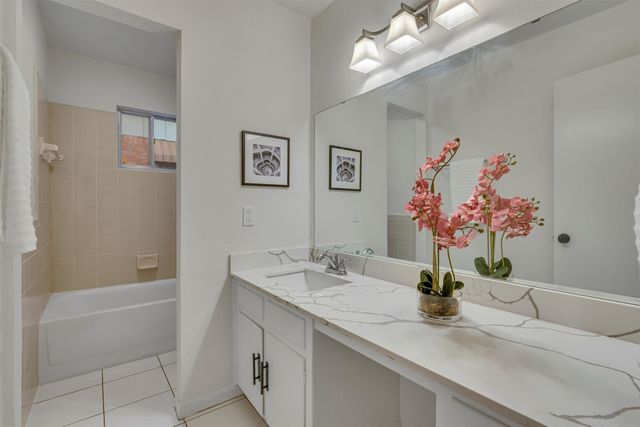 5229 Cockrell Avenue, Fort Worth, TX 76133