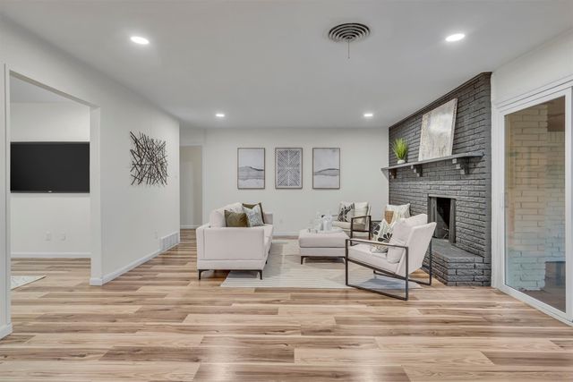 5229 Cockrell Avenue, Fort Worth, TX 76133
