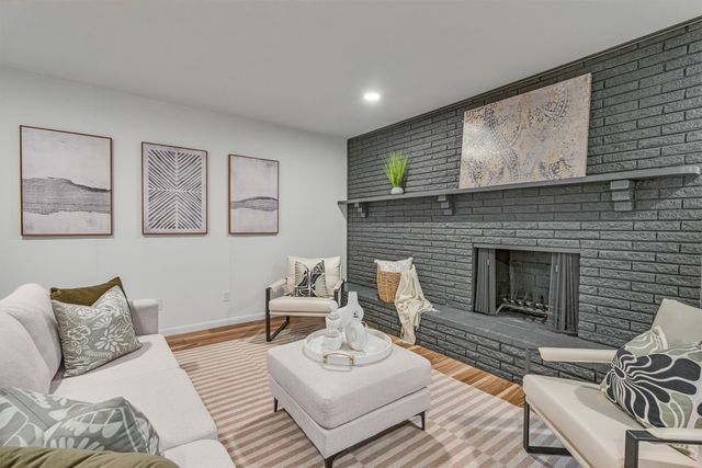 5229 Cockrell Avenue, Fort Worth, TX 76133