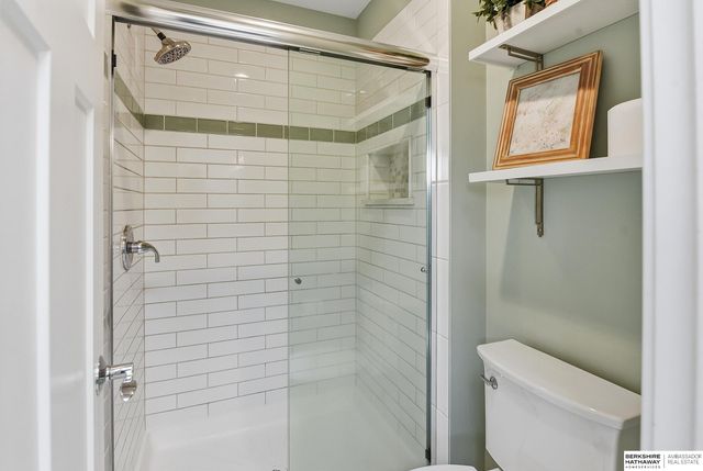 1006 Tekamah Lane, Papillion, NE 68046