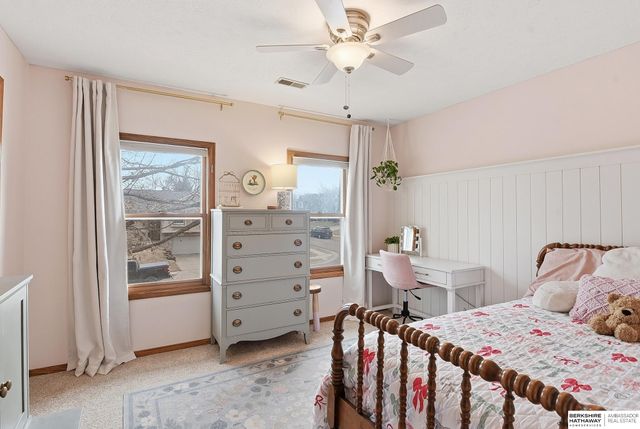 1006 Tekamah Lane, Papillion, NE 68046