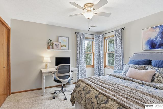 1006 Tekamah Lane, Papillion, NE 68046