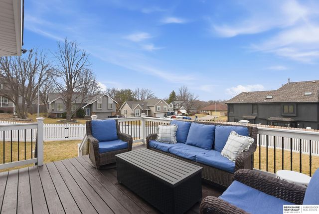 1006 Tekamah Lane, Papillion, NE 68046