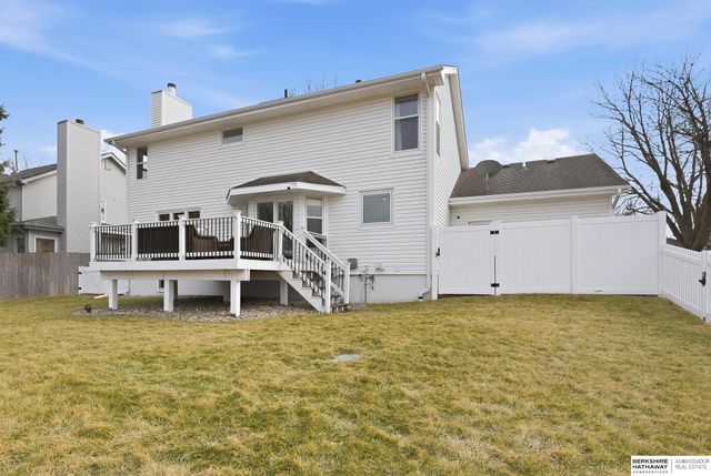 1006 Tekamah Lane, Papillion, NE 68046