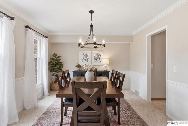 1006 Tekamah Lane, Papillion, NE 68046