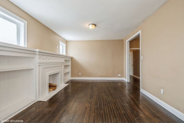 7846 S Bennett Avenue, Chicago, IL 60649