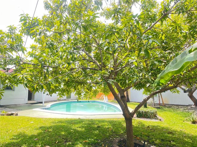 807 SW 26th Ct, Fort Lauderdale, FL 33315