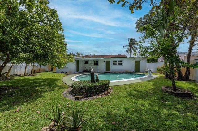 807 SW 26th Ct, Fort Lauderdale, FL 33315