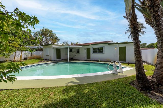 807 SW 26th Ct, Fort Lauderdale, FL 33315