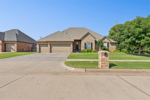 1017 Justin Drive, Yukon, OK 73099