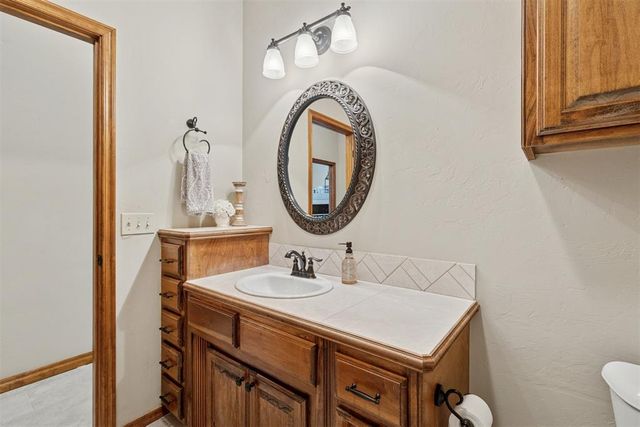 1017 Justin Drive, Yukon, OK 73099