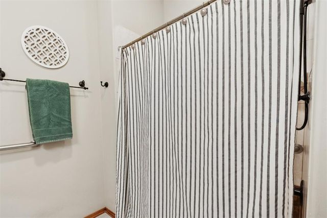 1017 Justin Drive, Yukon, OK 73099