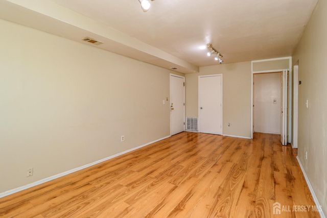 18 College Drive, Edison, NJ 08817