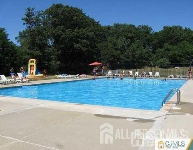 18 College Drive, Edison, NJ 08817