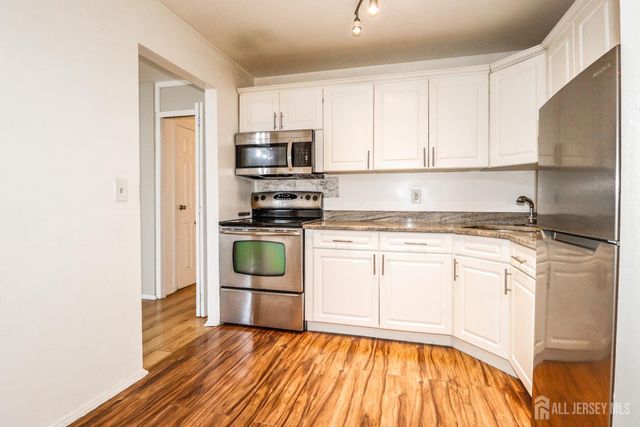 18 College Drive, Edison, NJ 08817