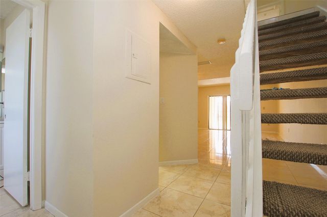 5200 NW 31st Avenue 98, Fort Lauderdale, FL 33309
