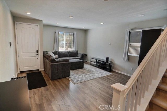 15605 W Lilli Way, Van Nuys (los Angeles), CA 91406