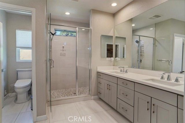 15605 W Lilli Way, Van Nuys (los Angeles), CA 91406