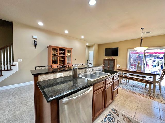 6182 Glenview Drive, Newburgh, IN 47630