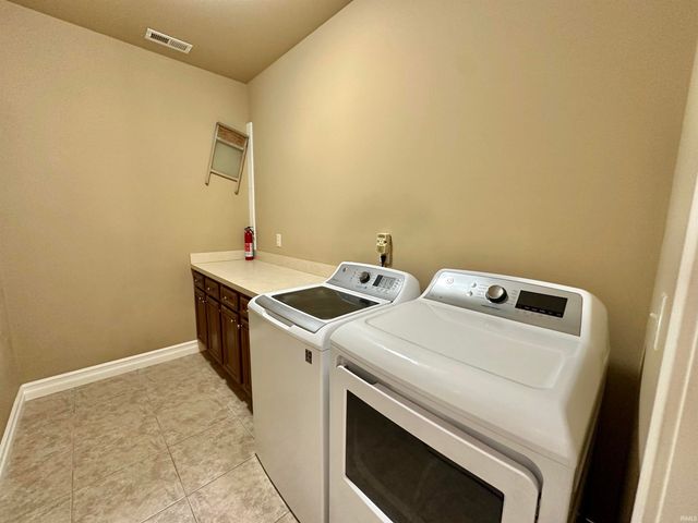 6182 Glenview Drive, Newburgh, IN 47630
