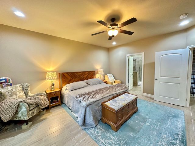 6182 Glenview Drive, Newburgh, IN 47630