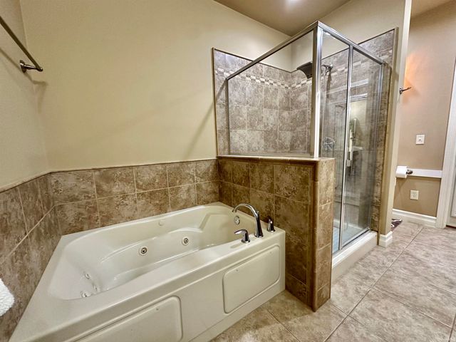 6182 Glenview Drive, Newburgh, IN 47630