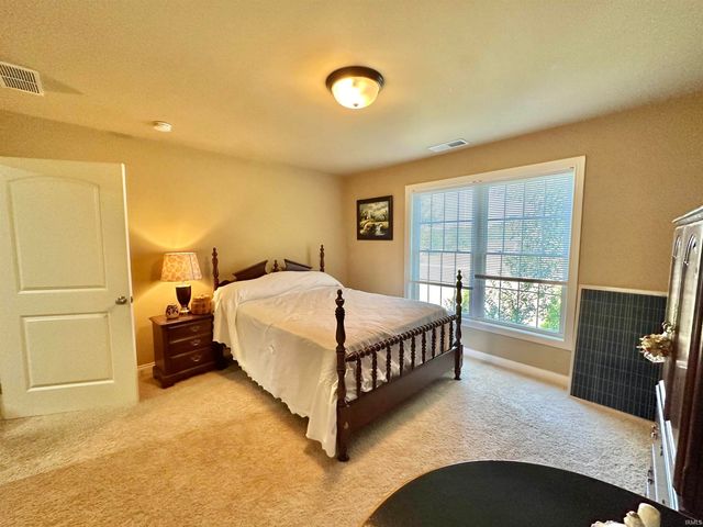 6182 Glenview Drive, Newburgh, IN 47630
