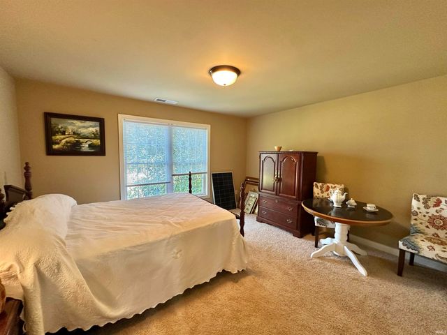 6182 Glenview Drive, Newburgh, IN 47630