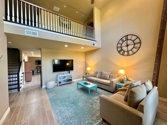 6182 Glenview Drive, Newburgh, IN 47630