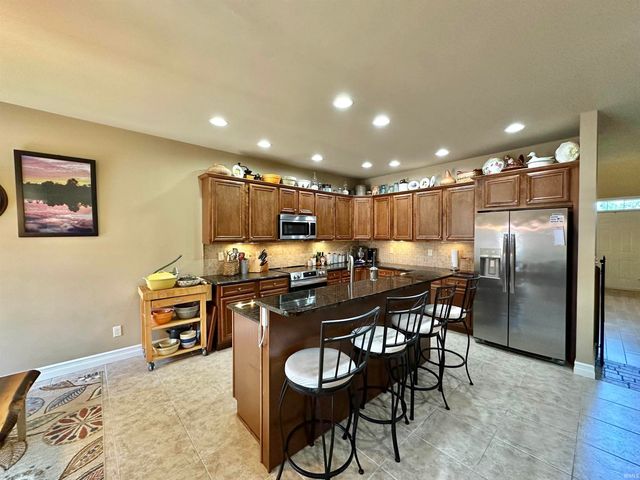 6182 Glenview Drive, Newburgh, IN 47630